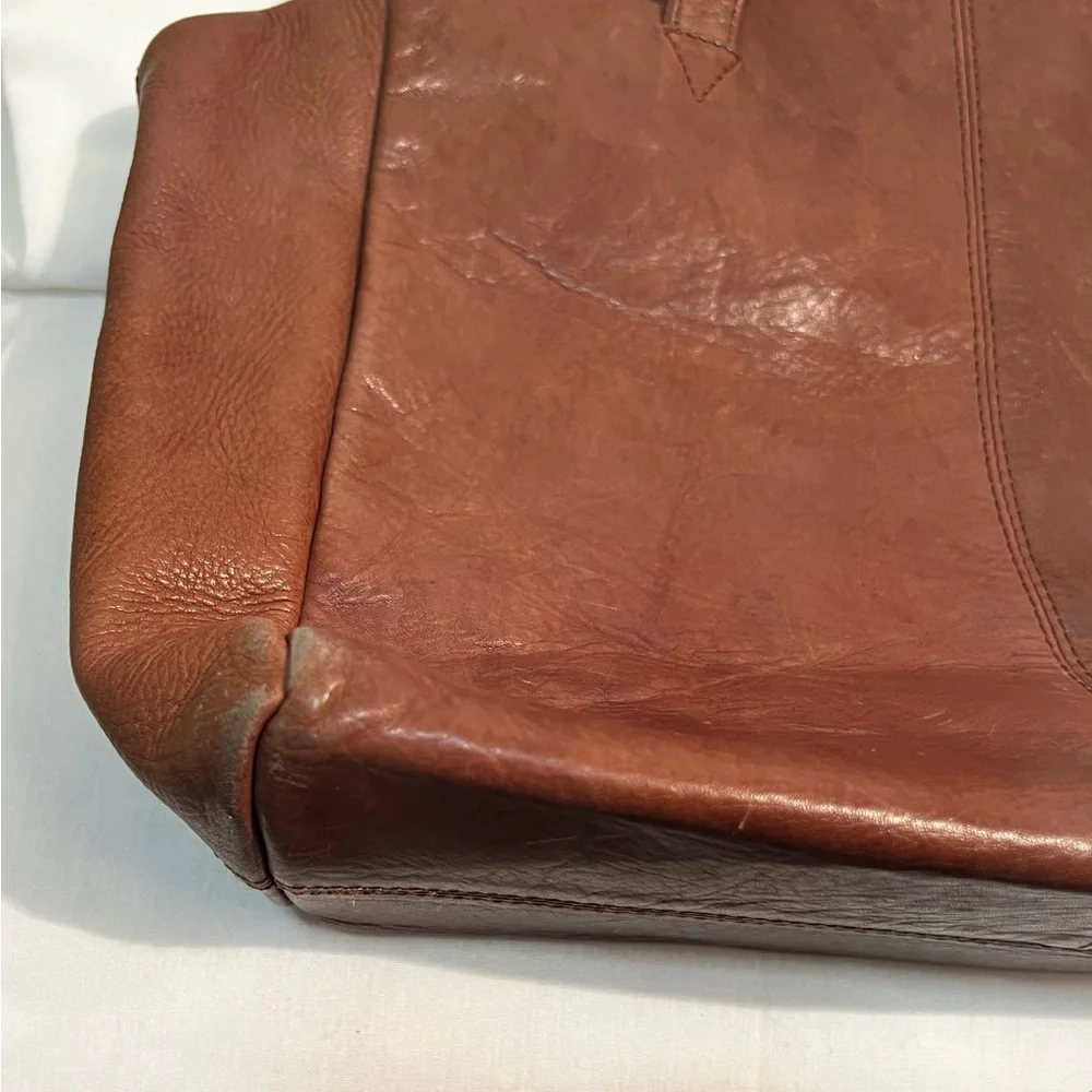 Wilsons Leather Shoulder Bag